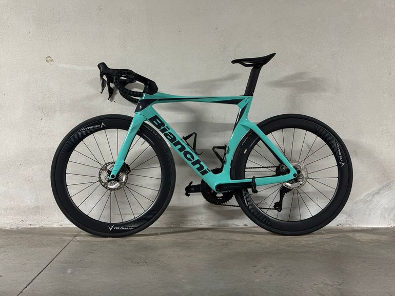 Used Bianchi Oltre Comp Ultegra Di2 2023 2023 Road & Gravel, Blue — image 2 of 7