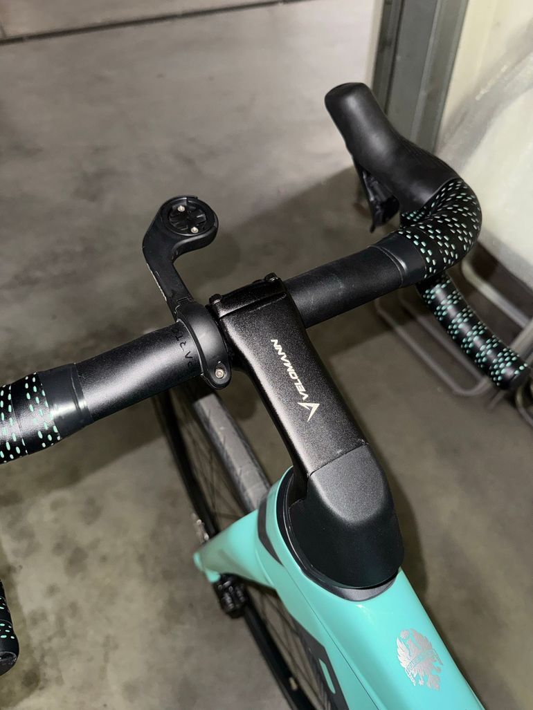 Used Bianchi Oltre Comp Ultegra Di2 2023 2023 Road & Gravel, Blue — image 7 of 7