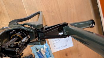 Used Santa Cruz BRONSON Frame / Carbon CC 2022 Frameset 2022 Mountainbike, Green — image 11 of 21