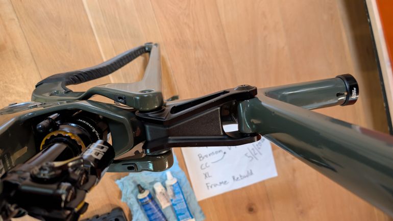 Used Santa Cruz BRONSON Frame / Carbon CC 2022 Frameset 2022 Mountainbike, Green — image 11 of 21
