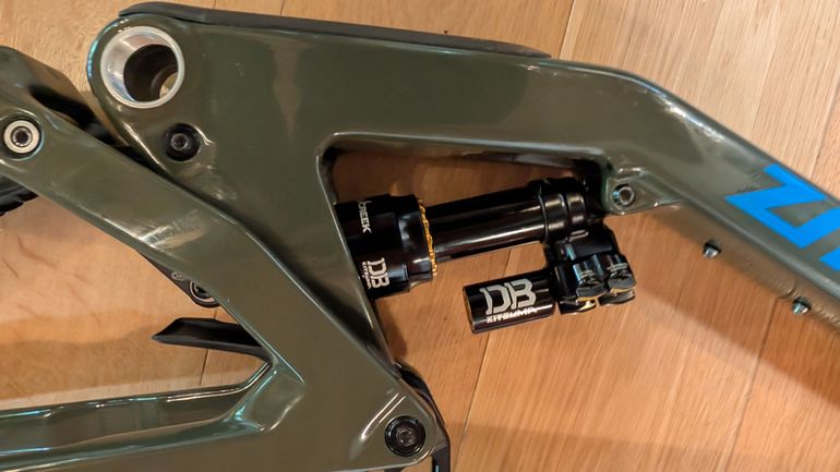 Used Santa Cruz BRONSON Frame / Carbon CC 2022 Frameset 2022 Mountainbike, Green — image 18 of 21