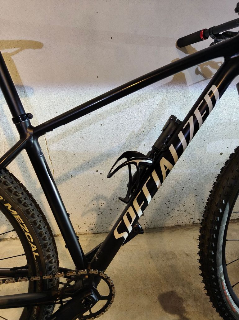 Used Specialized Chisel 2020 2020 Mountainbike, Black, 29 — image 13 of 15