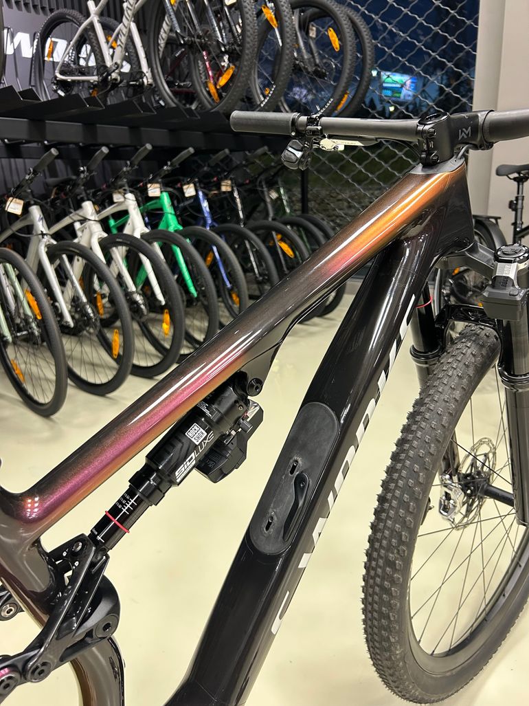 Used Specialized S-Works Epic 8 - SRAM XX AXS, RockShox Ultimate Flight Attendant 2024 2024 Mountainbike, Black, 29 — image 6 of 18