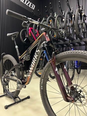 Used Specialized S-Works Epic 8 - SRAM XX AXS, RockShox Ultimate Flight Attendant 2024 2024 Mountainbike, Black, 29 — image 2 of 18