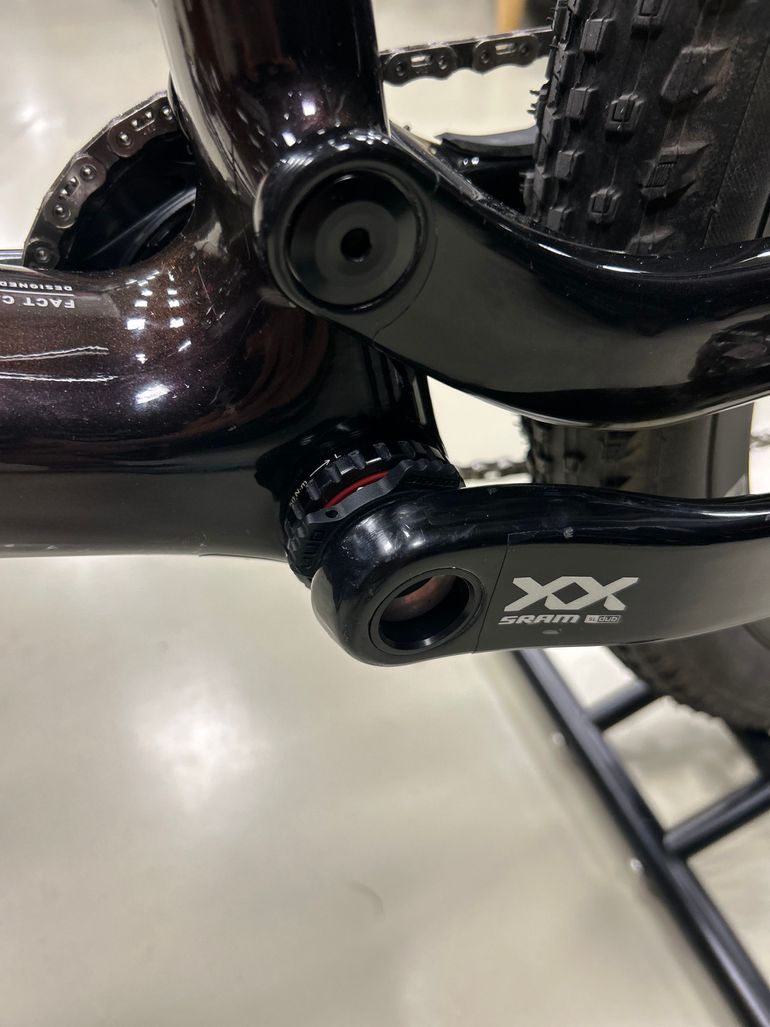 Used Specialized S-Works Epic 8 - SRAM XX AXS, RockShox Ultimate Flight Attendant 2024 2024 Mountainbike, Black, 29 — image 11 of 18