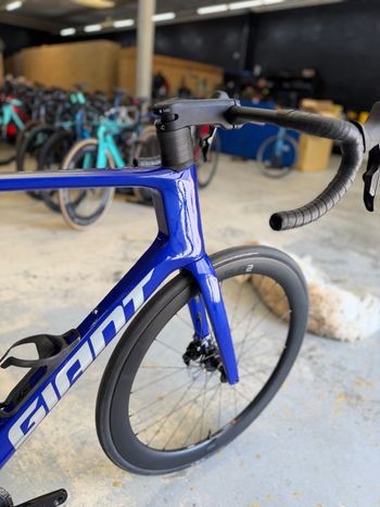 Used Giant Propel Advanced 1 2024 2024 Road & Gravel, Blue — image 7 of 23
