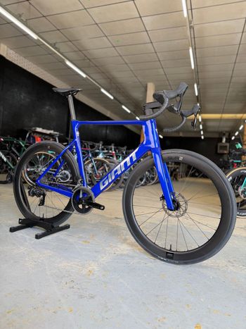 Used Giant Propel Advanced 1 2024 2024 Road & Gravel, Blue — image 2 of 23