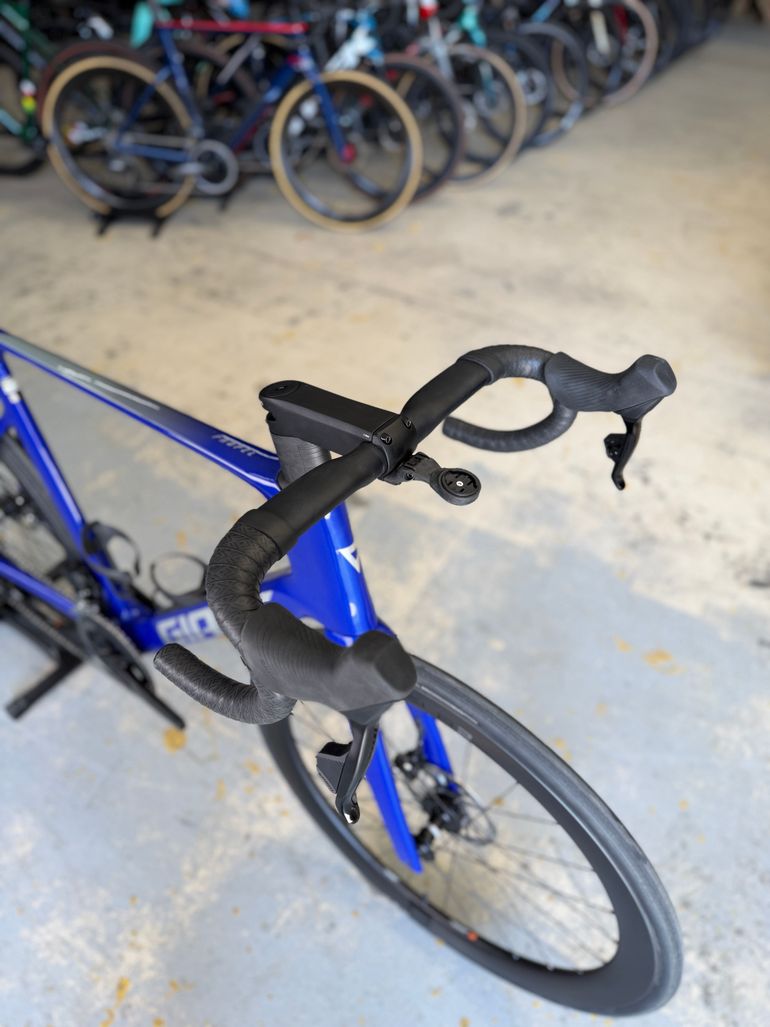 Used Giant Propel Advanced 1 2024 2024 Road & Gravel, Blue — image 9 of 23