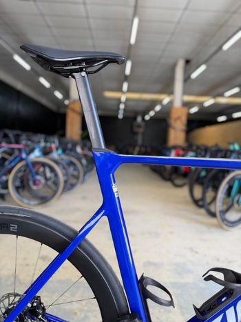 Used Giant Propel Advanced 1 2024 2024 Road & Gravel, Blue — image 12 of 23