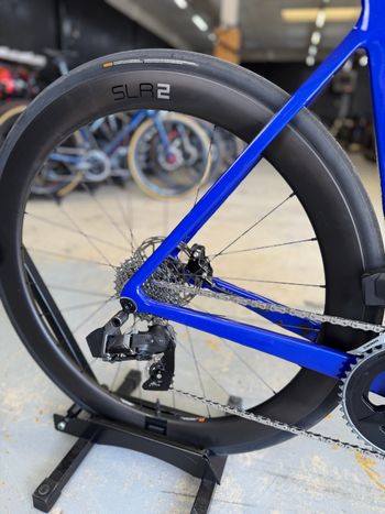 Used Giant Propel Advanced 1 2024 2024 Road & Gravel, Blue — image 11 of 23