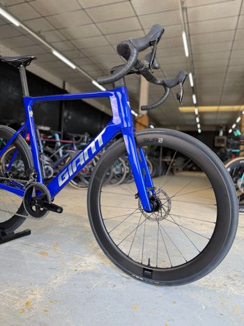 Used Giant Propel Advanced 1 2024 2024 Road & Gravel, Blue — image 3 of 23