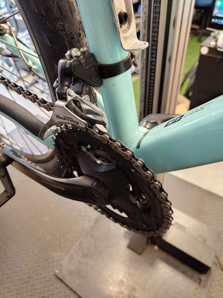 Used Trek Marlin 4 2022 2022 Mountainbike, Green, 27.5, 29 — image 7 of 13
