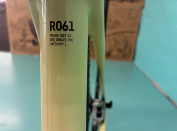 Used Canyon Grail CF SLX 9 eTap 2023 2023 Road & Gravel, Black — image 5 of 5
