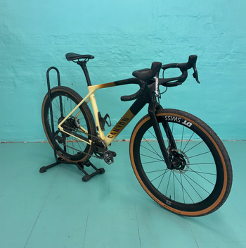 Used Canyon Grail CF SLX 9 eTap 2023 2023 Road & Gravel, Black — image 2 of 5
