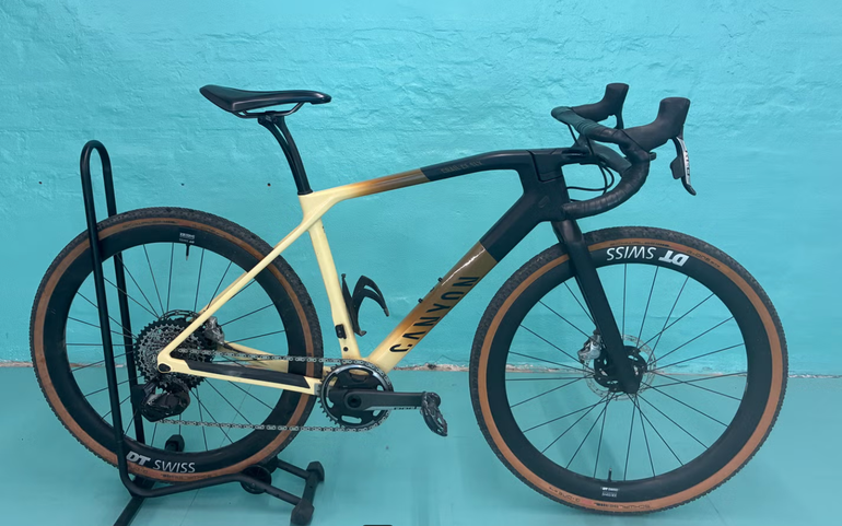 Used Canyon Grail CF SLX 9 eTap 2023 2023 Road & Gravel, Black — image 1 of 5