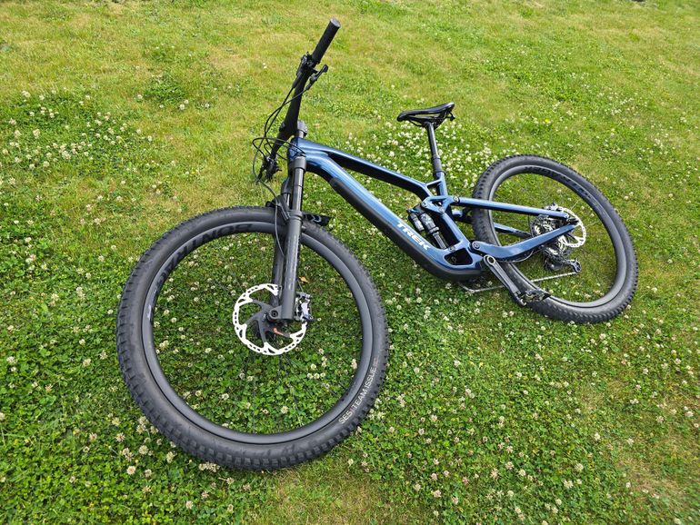 Used Trek Fuel EX 9.8 XT Gen 6 2024 2024 Mountainbike, Blue, 29 — image 4 of 12
