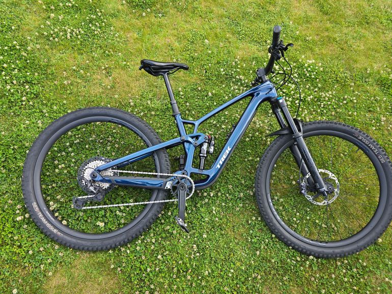 Used Trek Fuel EX 9.8 XT Gen 6 2024 2024 Mountainbike, Blue, 29 — image 9 of 12