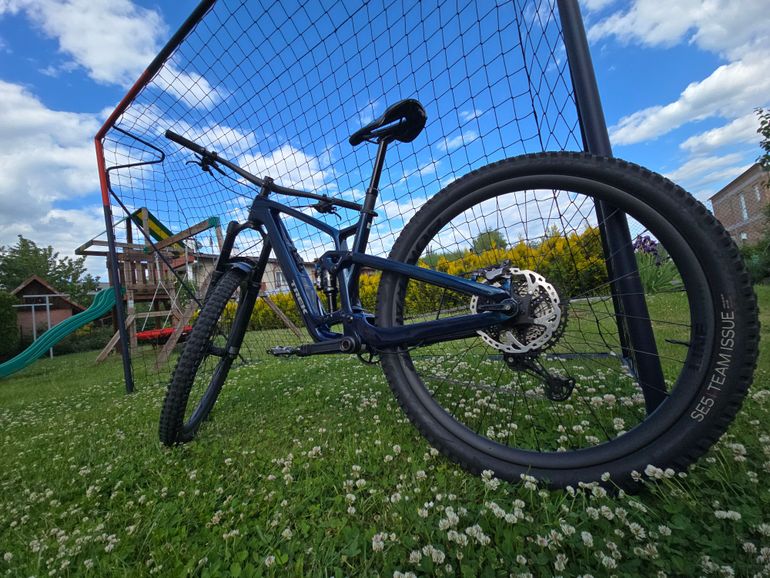 Used Trek Fuel EX 9.8 XT Gen 6 2024 2024 Mountainbike, Blue, 29 — image 2 of 12