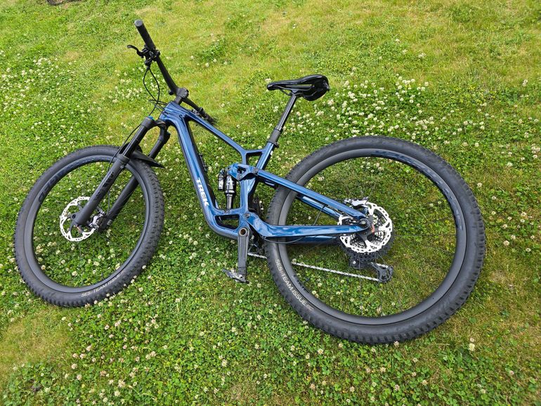 Used Trek Fuel EX 9.8 XT Gen 6 2024 2024 Mountainbike, Blue, 29 — image 5 of 12
