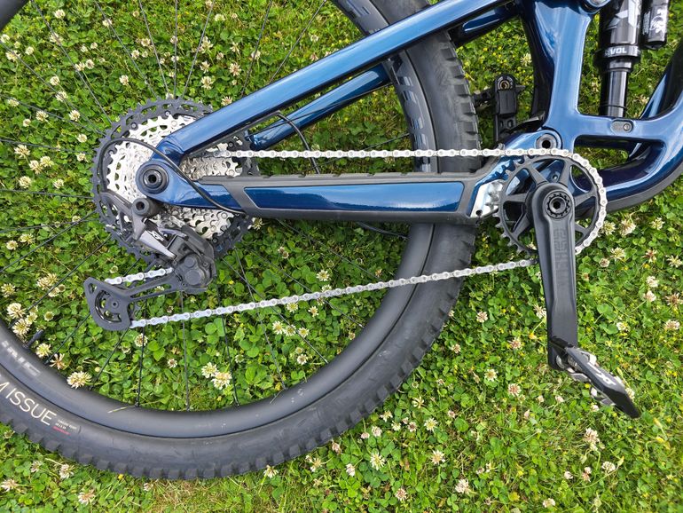 Used Trek Fuel EX 9.8 XT Gen 6 2024 2024 Mountainbike, Blue, 29 — image 12 of 12