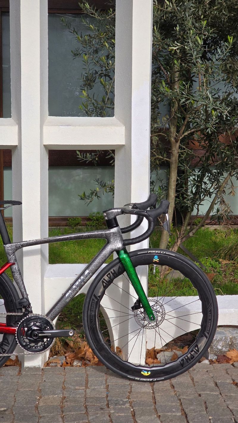 Used Alpha Bikes Thunder Sl 2025 Road & Gravel, White — image 2 of 11