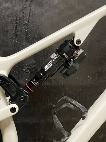 Used Rocky Mountain Element Carbon 90 2025 2025 Mountainbike, White, 27.5, 29 — image 4 of 8