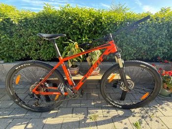 Used Giant Terrago Shimano SLX 2020 Mountainbike, Orange — image 4 of 5