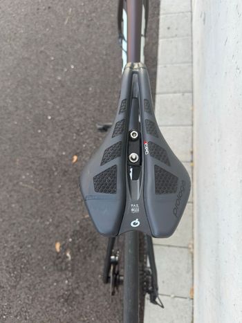 Used Giant TCR Advanced Pro 1 Disc 2021 2021 Road & Gravel — image 4 of 9