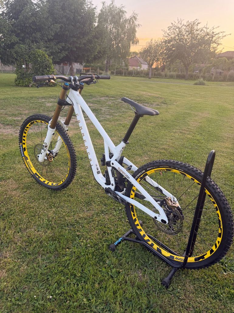 Used Commencal SUPREME DH V5 SIGNATURE LTD MOTO STYLE 2025 2025 Mountainbike, White, 29, 27.5 — image 2 of 3