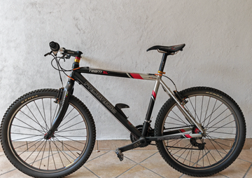 Used Axevo TEAM SL 2016 Mountainbike, White — image 3 of 8