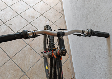 Used Axevo TEAM SL 2016 Mountainbike, White — image 7 of 8