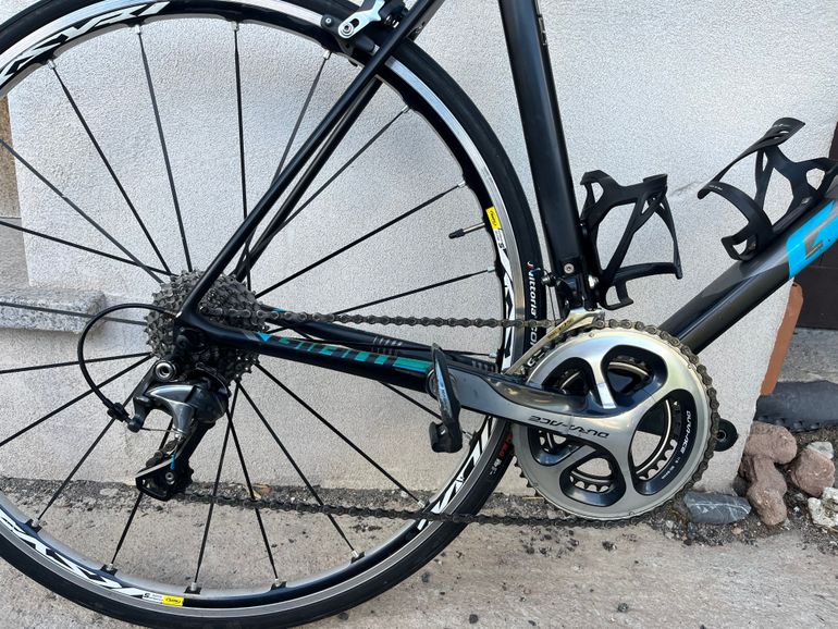 Used Giant TCR Advanced Pro 1 2016 2016 Road & Gravel, Black — image 7 of 9