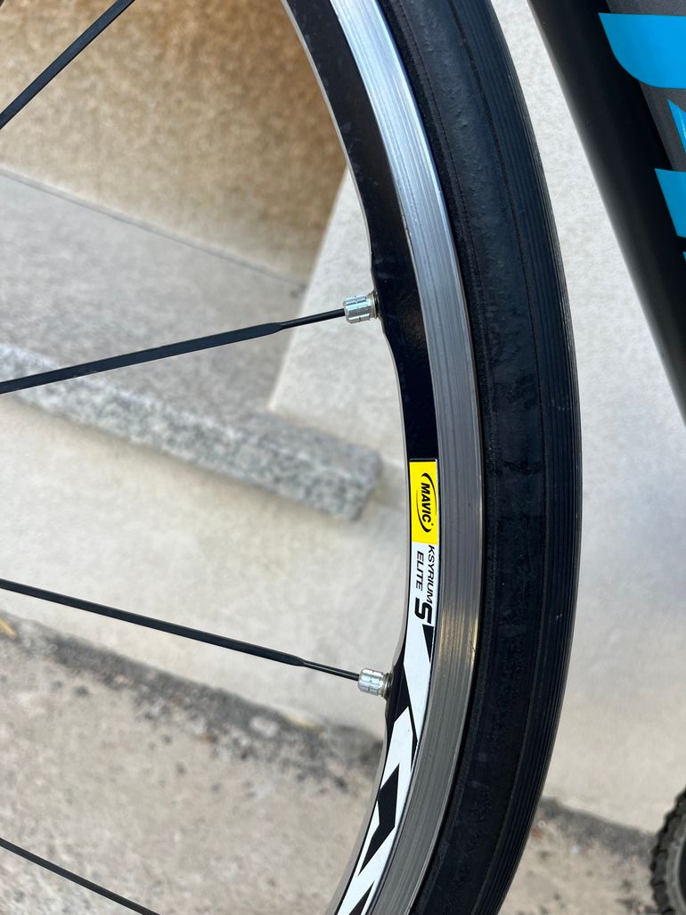 Used Giant TCR Advanced Pro 1 2016 2016 Road & Gravel, Black — image 3 of 9