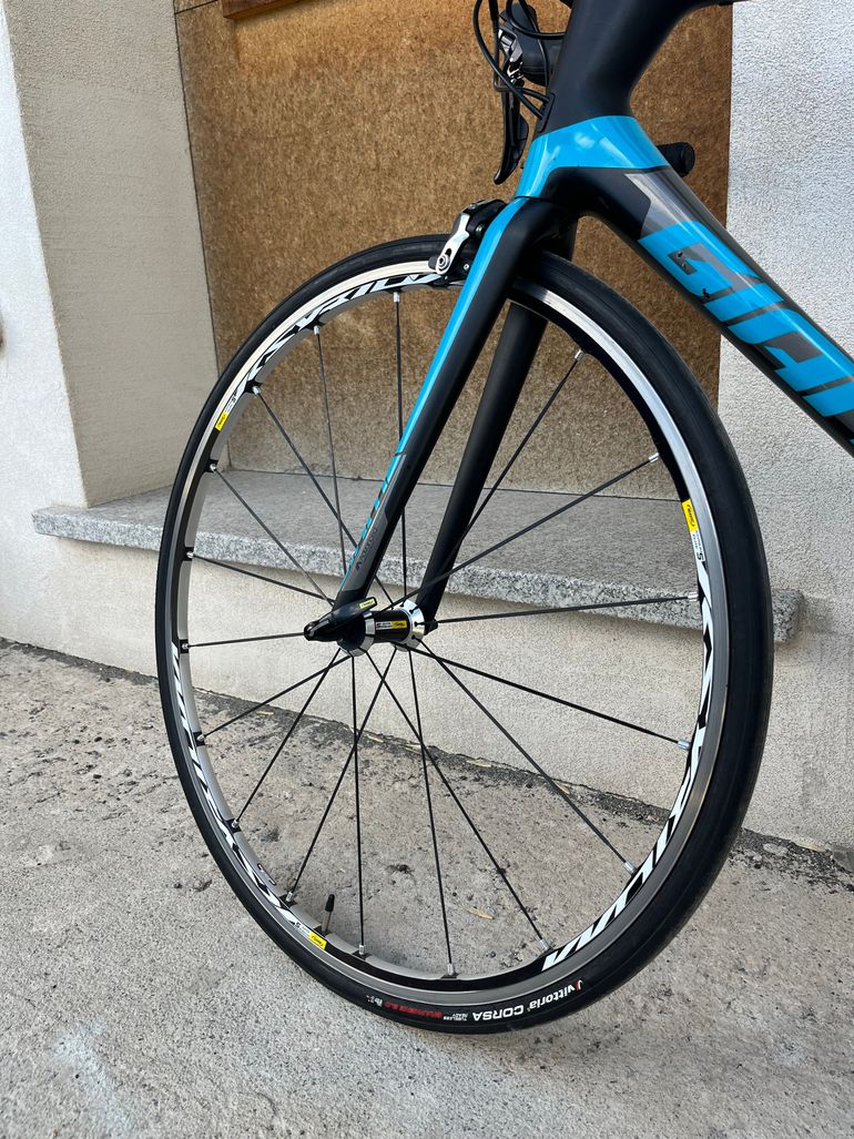 Used Giant TCR Advanced Pro 1 2016 2016 Road & Gravel, Black — image 2 of 9