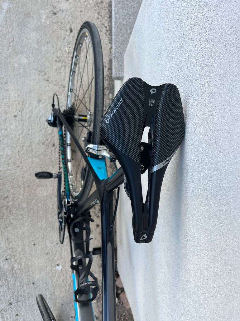 Used Giant TCR Advanced Pro 1 2016 2016 Road & Gravel, Black — image 5 of 9