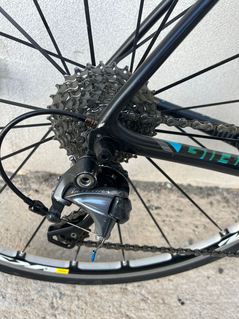 Used Giant TCR Advanced Pro 1 2016 2016 Road & Gravel, Black — image 8 of 9