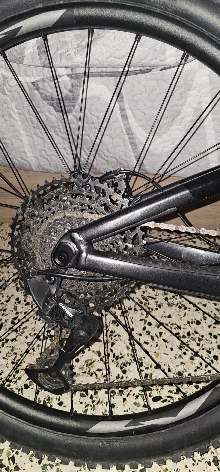 Used Giant Trance X 3 2023 2023 Mountainbike, Black, 27.5 — image 8 of 8