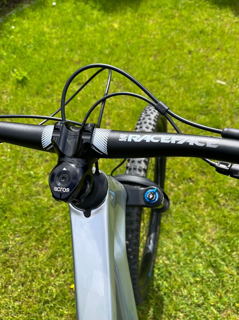 Used Canyon Neuron CF 9 2023 2023 Mountainbike, Light Gray, 29 — image 4 of 5