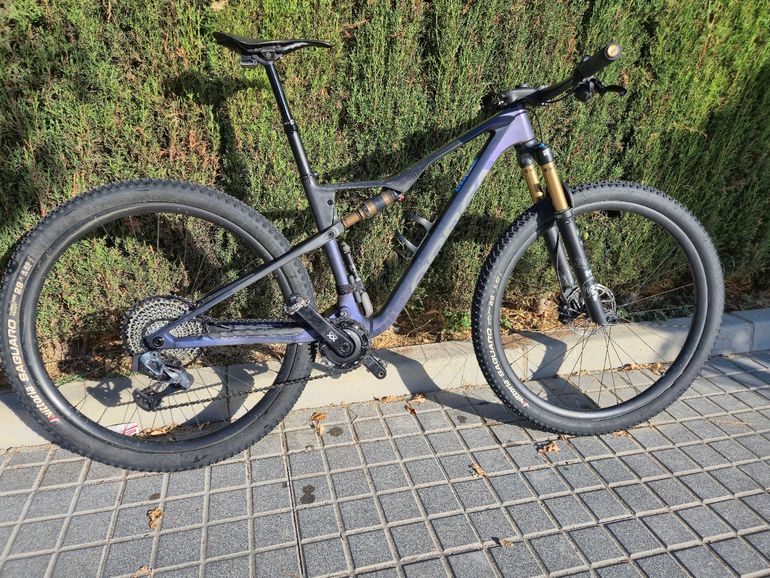 Used Orbea Oiz SRAM XX1 Eagle AXS 2025 Mountainbike, Purple — image 1 of 5