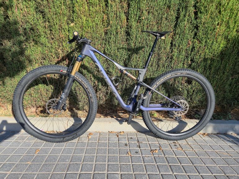 Used Orbea Oiz SRAM XX1 Eagle AXS 2025 Mountainbike, Purple — image 2 of 5