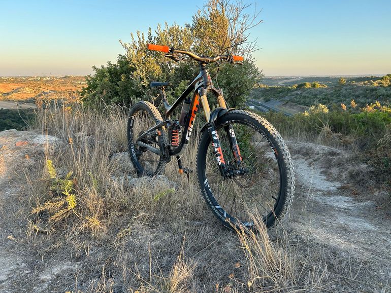 Used Giant Reign Advanced, Pro 29 1 2020 Frameset 2020 Mountainbike, Negro — image 3 of 3