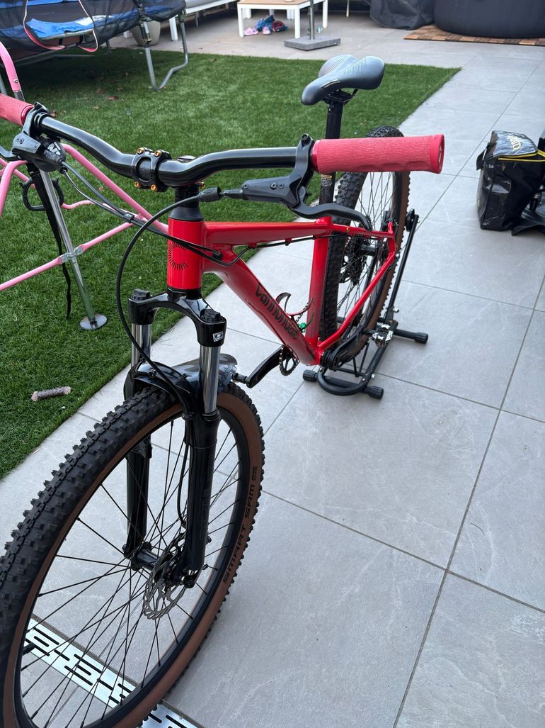 Used Cannondale Trail 7 2023 2023 Mountainbike, Red — image 1 of 5