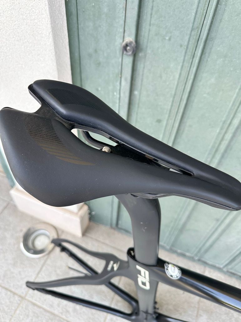 Used Pinarello Dogma F10 Disk Frameset 2021 Frameset 2021 Road & Gravel, Black — image 5 of 8