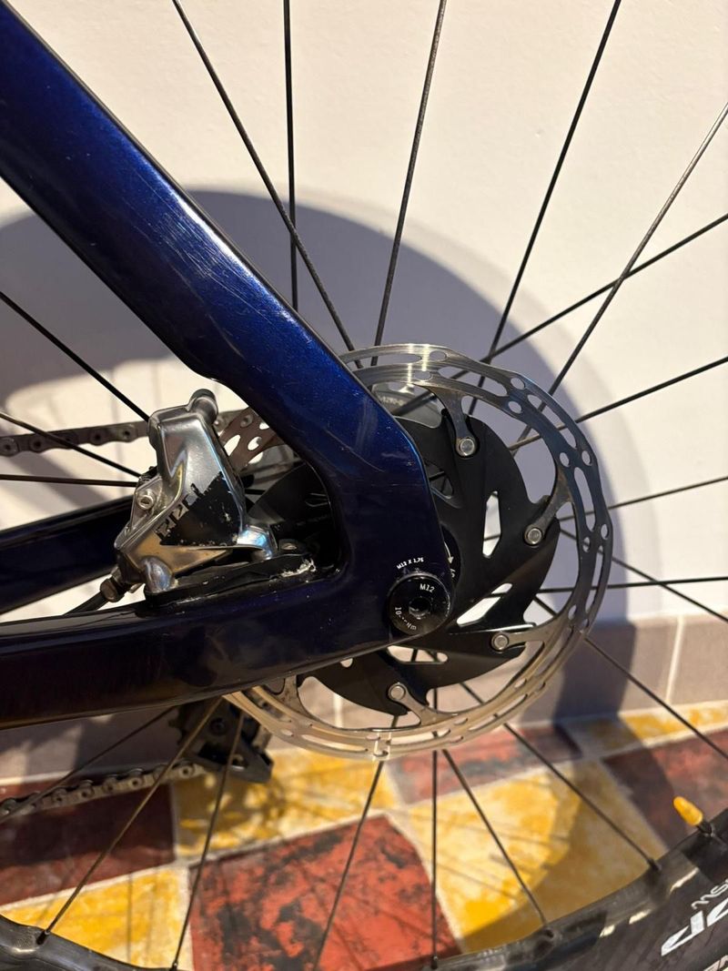 Used Canyon Aeroad CFR Disc eTap 2023 2023 Road & Gravel, Blue — image 3 of 5