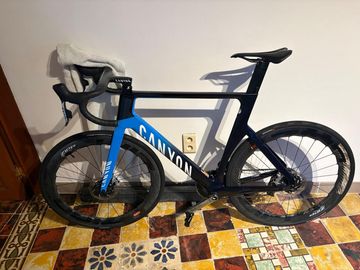 Used Canyon Aeroad CFR Disc eTap 2023 2023 Road & Gravel