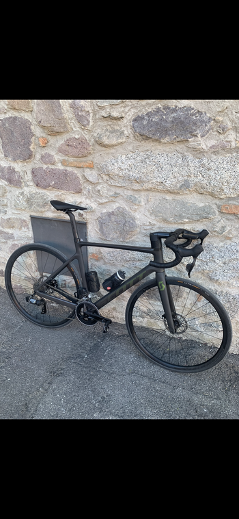 Used Scott Addict SRAM Rival eTap AXS 2023 Road & Gravel, Black — image 2 of 3