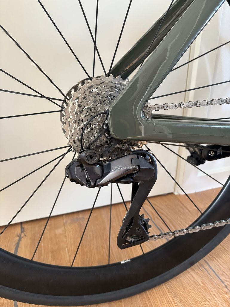 Used Canyon Aeroad CF SLX 7 Di2 2025 2025 Road & Gravel, Green — image 3 of 7