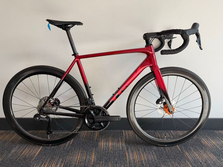 Used Trek Emonda ALR 7 2025 2025 Road & Gravel, Red — image 1 of 9