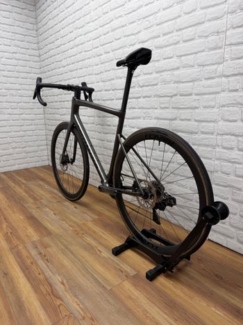 Used Specialized Tarmac SL8 Expert - SRAM Rival AXS 2024 2024 Road & Gravel, Light Gray — image 6 of 6