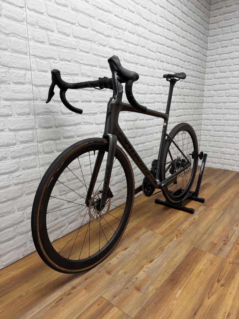 Used Specialized Tarmac SL8 Expert - SRAM Rival AXS 2024 2024 Road & Gravel, Light Gray — image 5 of 6